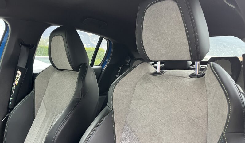 
								PEUGEOT 208 GT 1.2 puretech full									