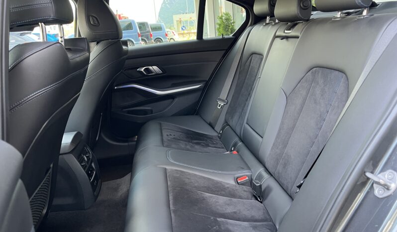 
								BMW 320 Xdrive 2.0d mild-hyb full									