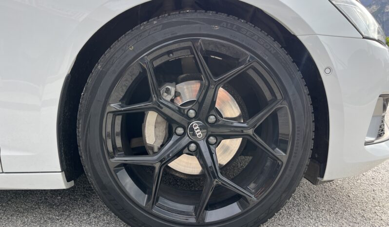 
								AUDI A6 AVANT 2.0 TDI QUATTRO full									