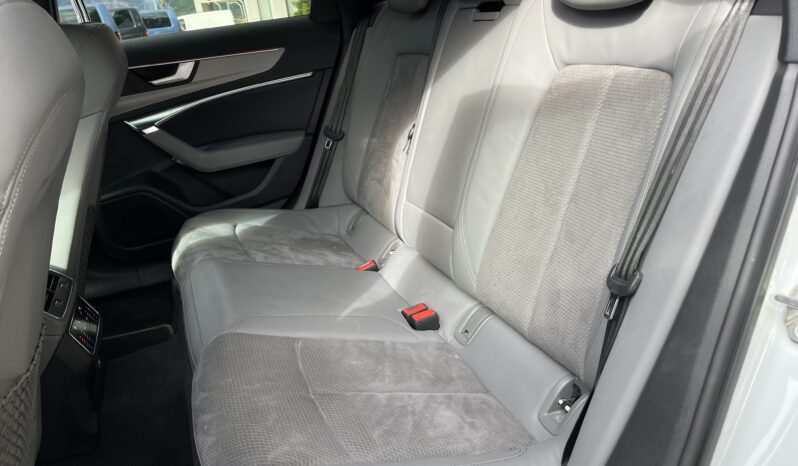 
								AUDI A6 AVANT 2.0 TDI QUATTRO full									