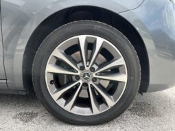 
										Mercedes-Benz V 300d full									