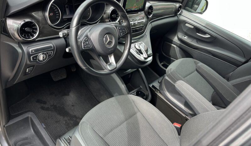 
								Mercedes-Benz V 300d full									