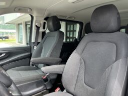 
										Mercedes-Benz V 300d full									