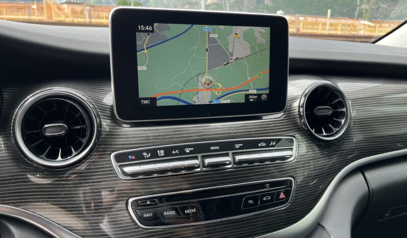
								Mercedes-Benz V 300d full									