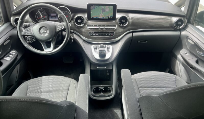
								Mercedes-Benz V 300d full									