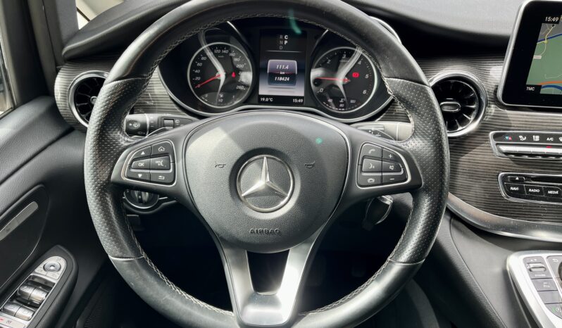 
								Mercedes-Benz V 300d full									
