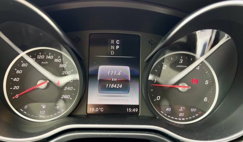 
								Mercedes-Benz V 300d full									
