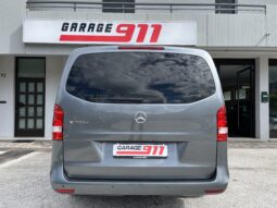 
										Mercedes-Benz V 300d full									
