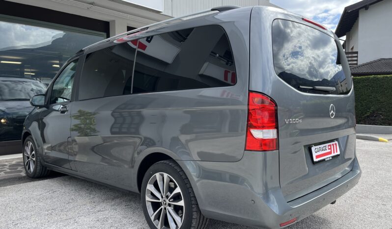 
								Mercedes-Benz V 300d full									